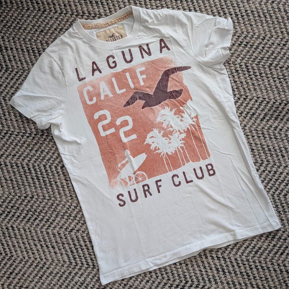 100% Vintage Hollister T-shirt